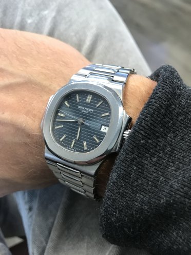 Patek Philippe 3800 Review: A Timeless Nautilus with Perfect Proportions