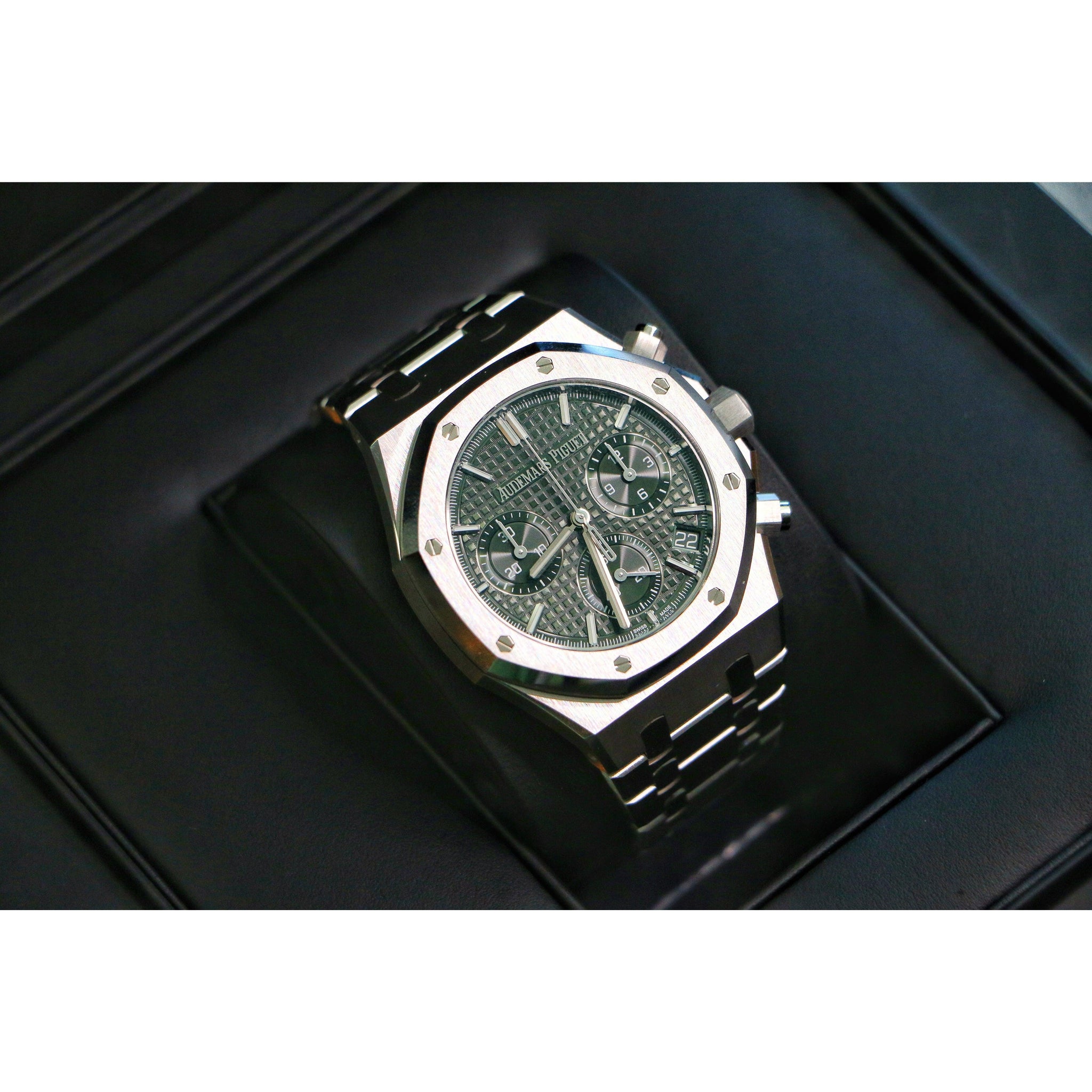 Audemars Piguet Japan Store: Discover the Luxury of Swiss Watchmaking