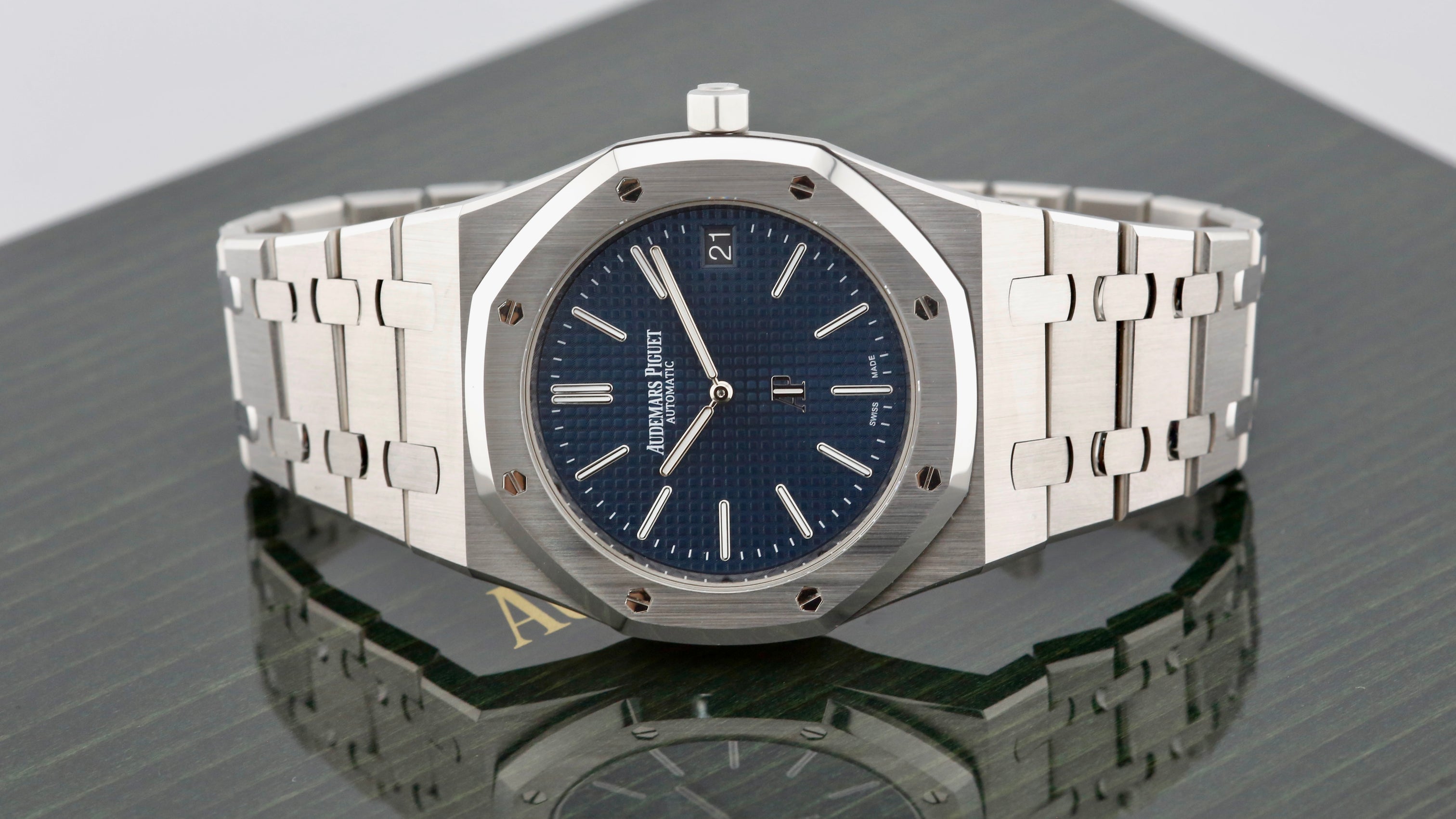 Audemars Piguet Jumbo 15202: The Legacy of the Iconic Royal Oak Watch