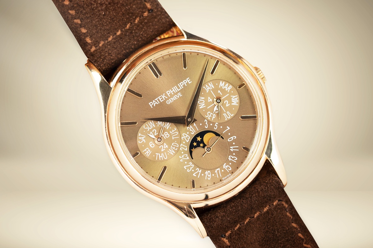 Gold Patek Philippe Calatrava: A Timeless Luxury Investment