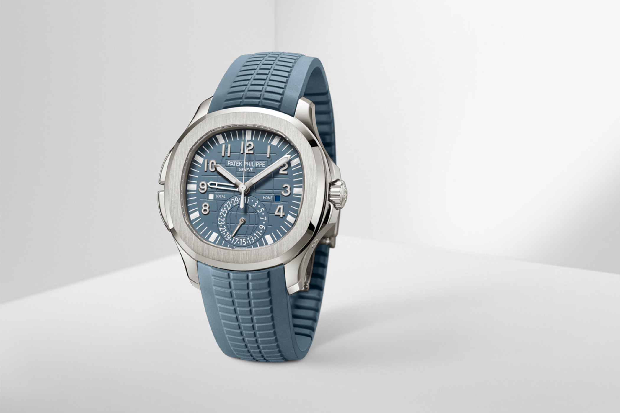 Why Patek Philippe Aquanaut Blue is a Must-Have for Watch Enthusiasts in 2024