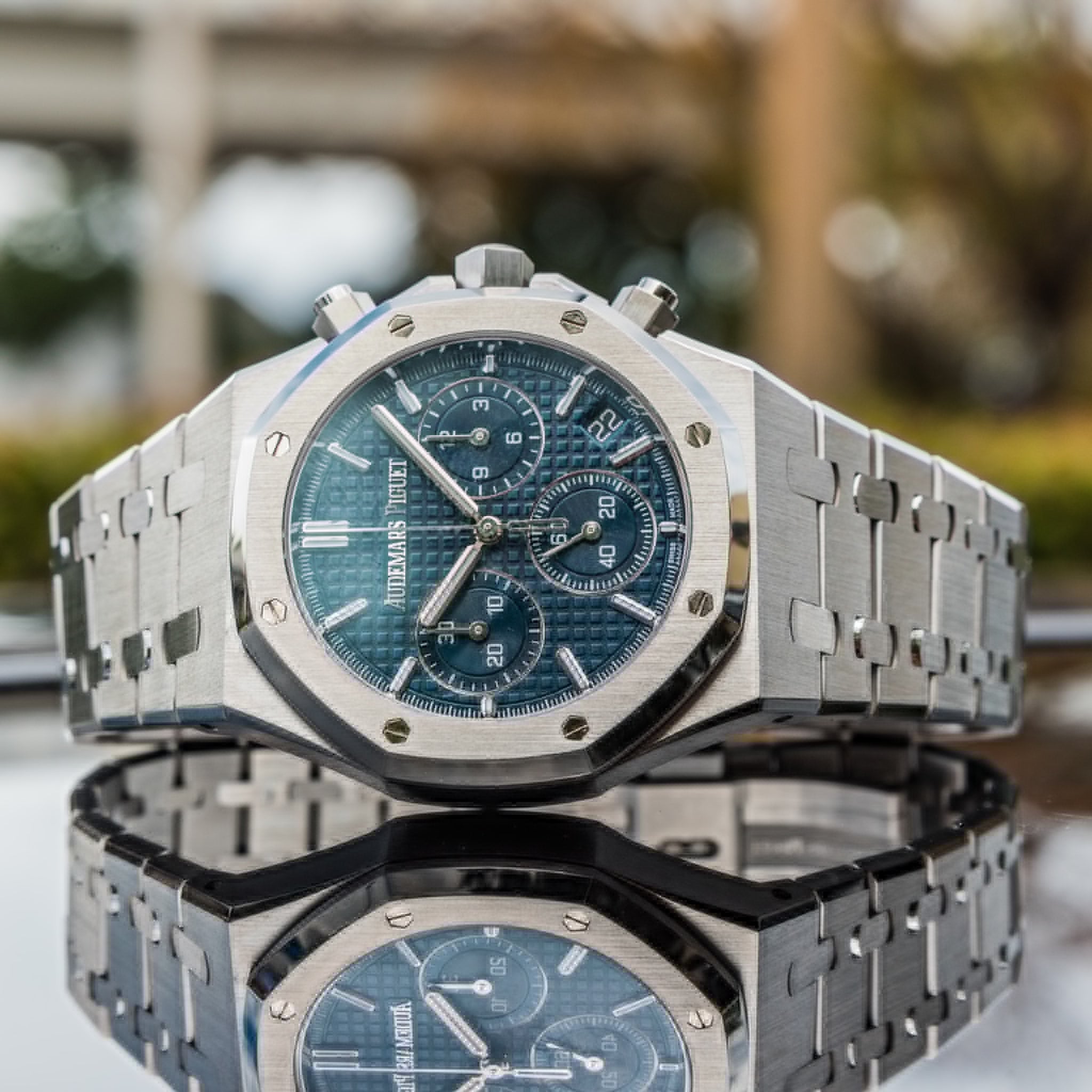 Discover the Audemars Piguet Royal Oak Titanium: Iconic Design and Premium Craftsmanship