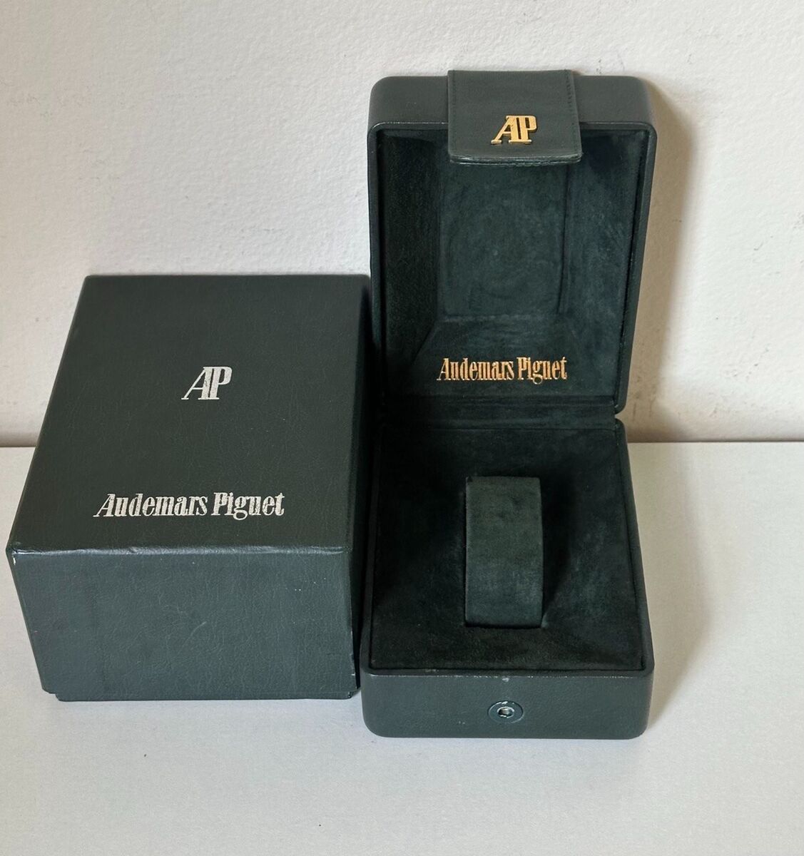 Shop Authentic Audemars Piguet Watch Boxes & Cases Online